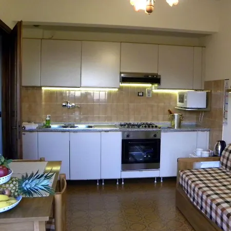 In With Communal Terrace Апартаменты Пьетра-Лигуре
